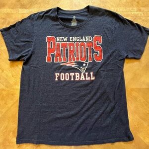 New England Patriots Graphic Tee – XL